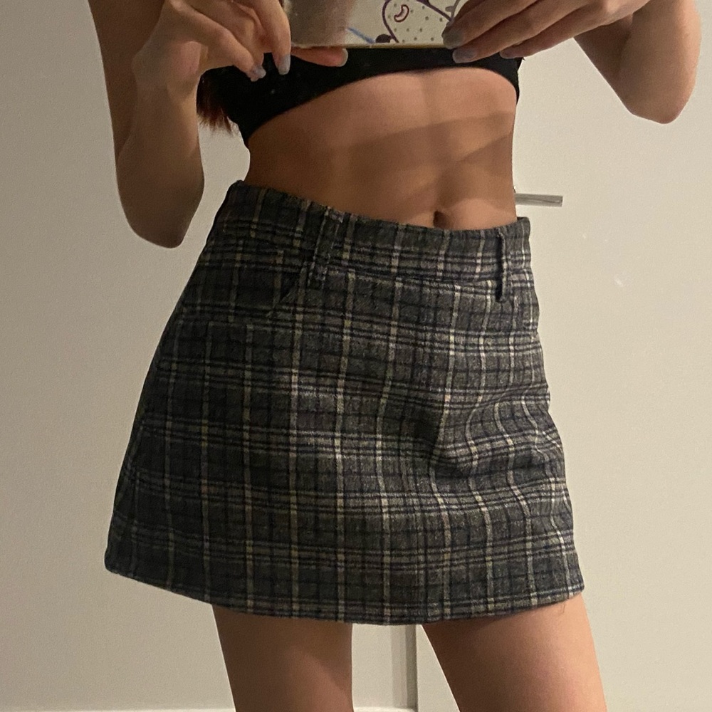Gyda gray mini plaid skirt - Picture 2 of 5